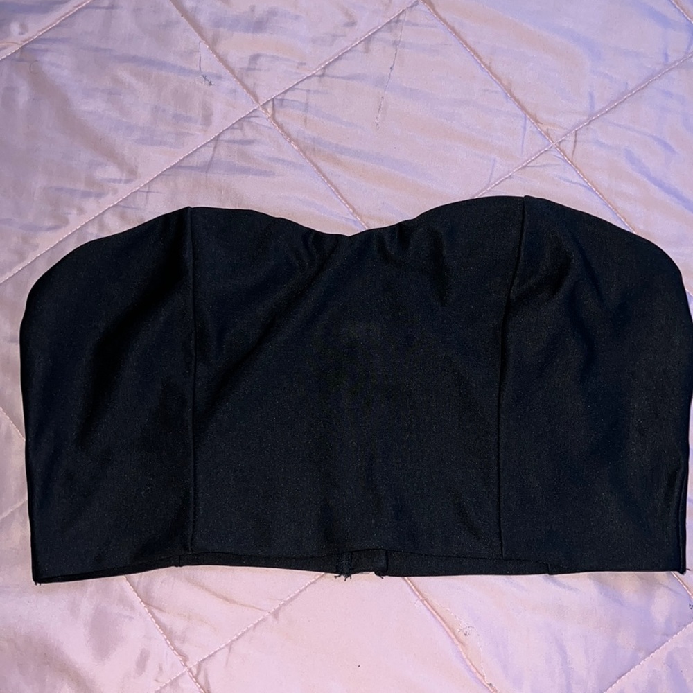 Crop top XL fits more like a L
